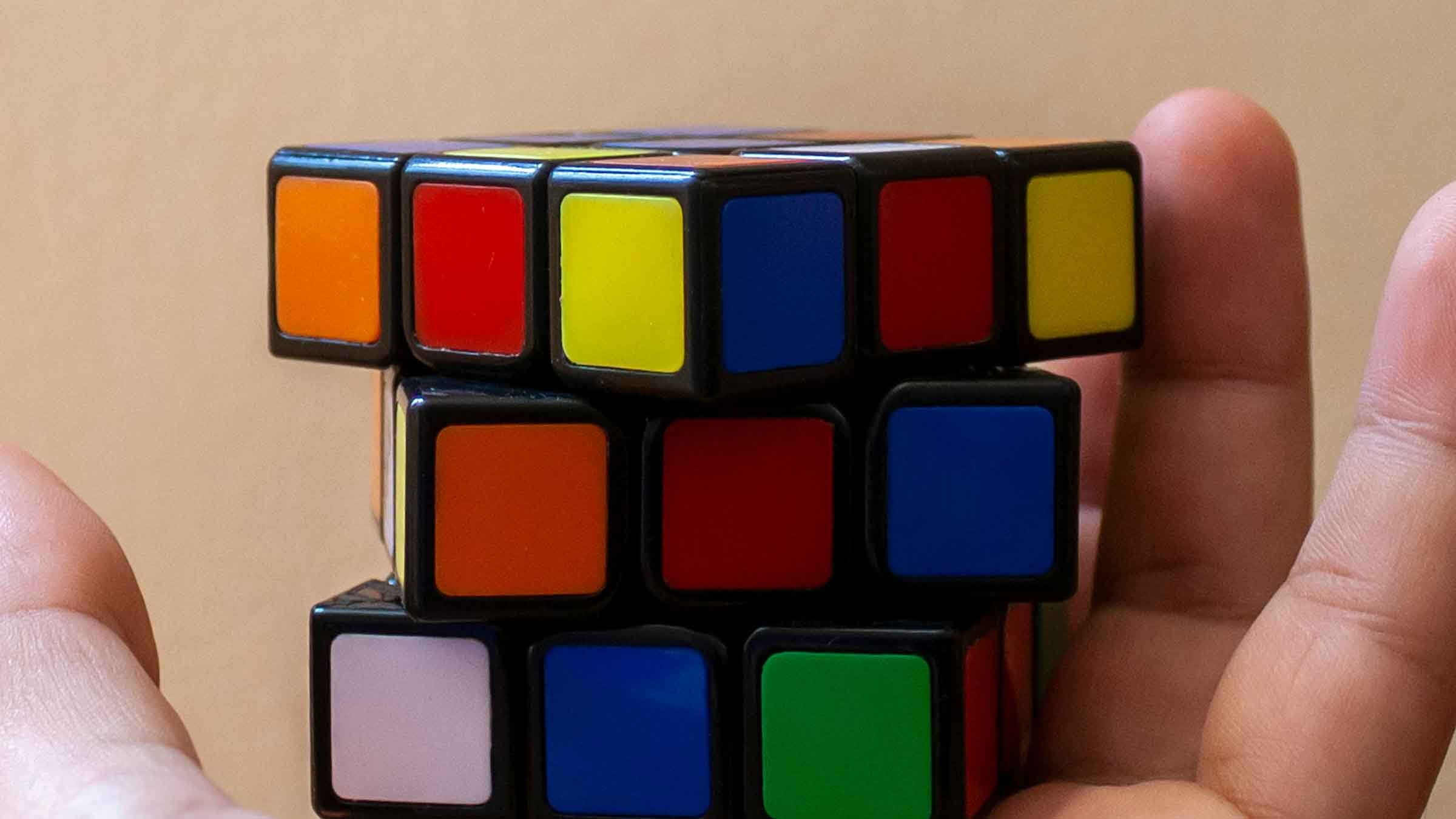 Rubik Cube 2400x1351